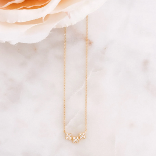 3 Diamond Flower Simple Minimalist Necklace 24kdiamond