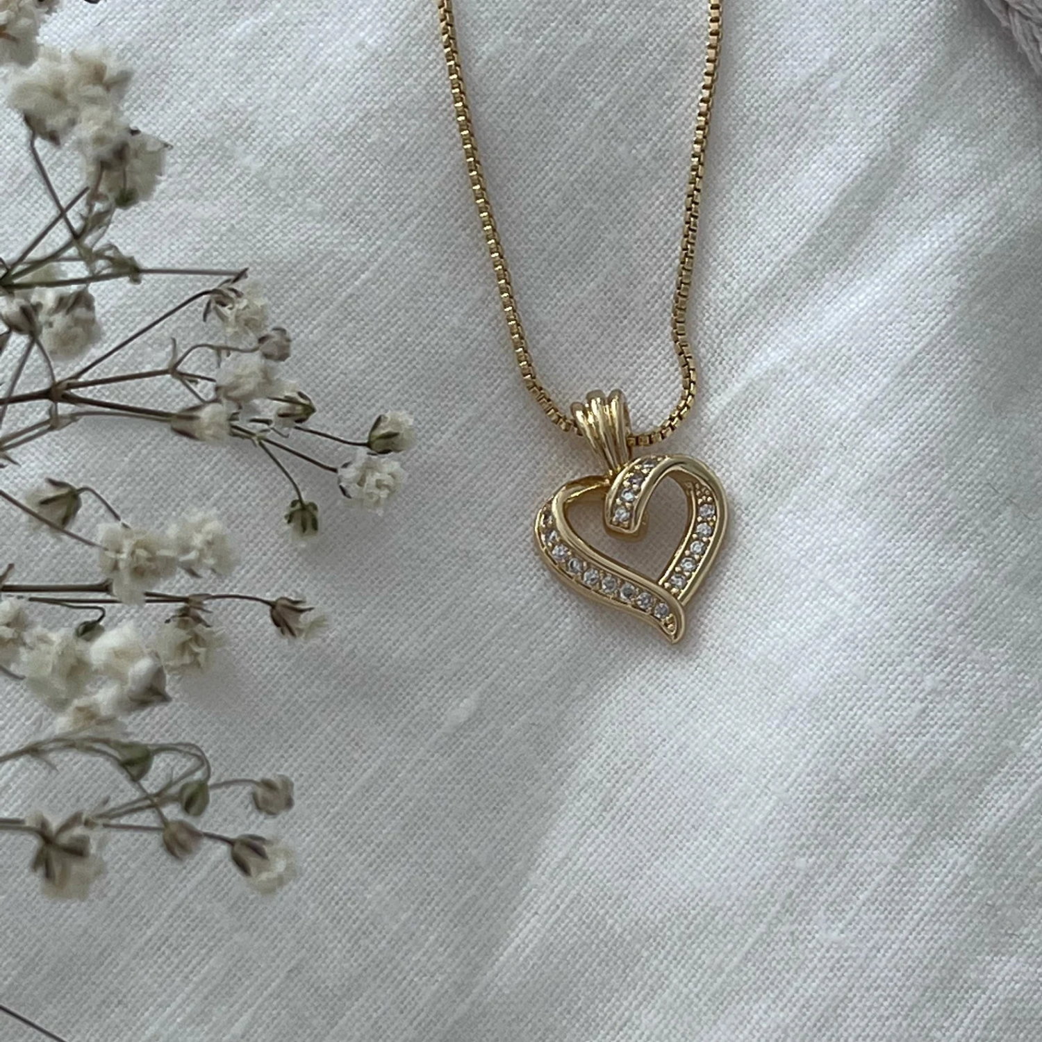 Deep affection Heart Round Diamond Necklace Yellow Gold 24kdiamond