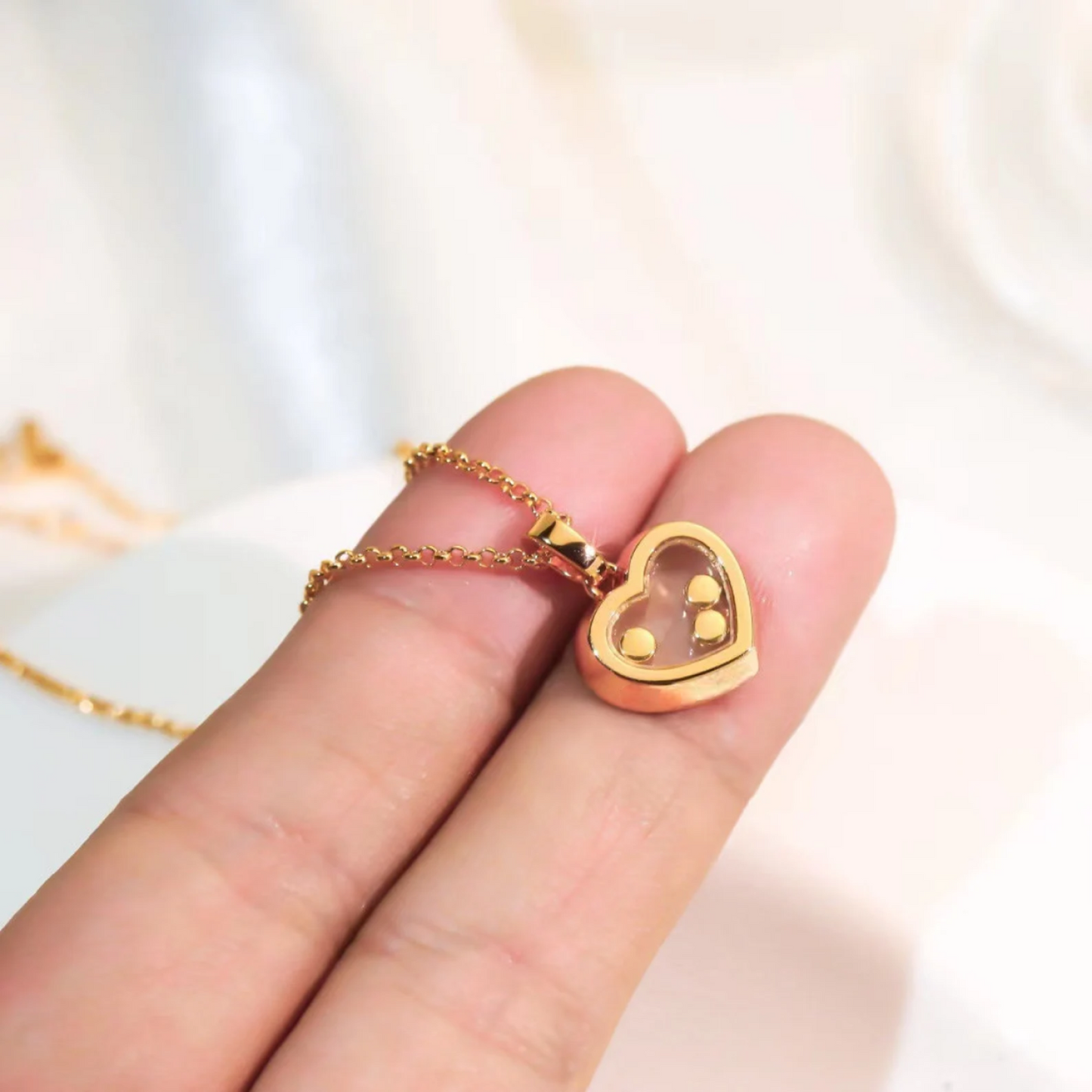Movable Diamond Heart Necklace Yellow Gold 24kdiamond