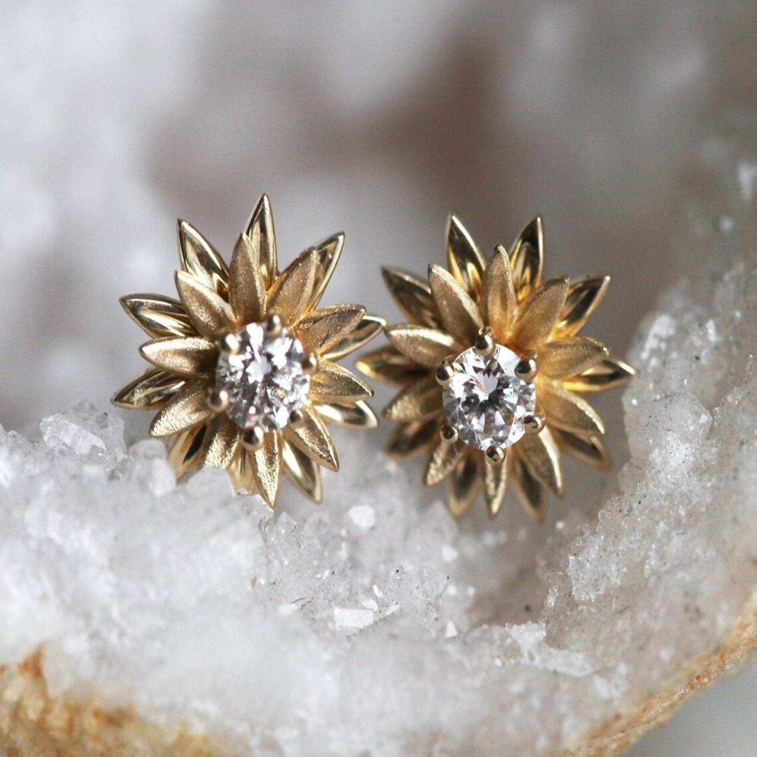 Sunflower Shape Snow Flake Diamond Stud Earrings Yellow Gold 24kdiamond